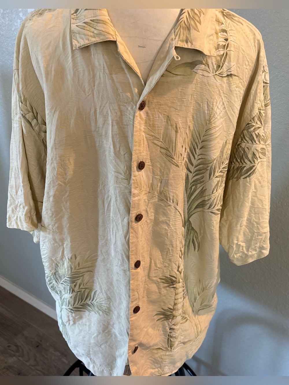 Tommy Bahama Cream Short-Sleeve Shirt Jacket with Green Palm Print Silk
